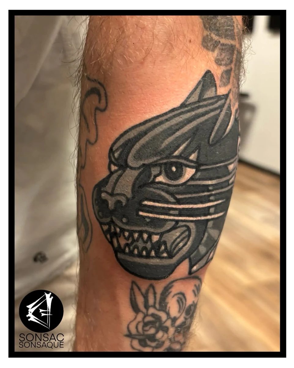 « Futuriste » Ink on skin.
