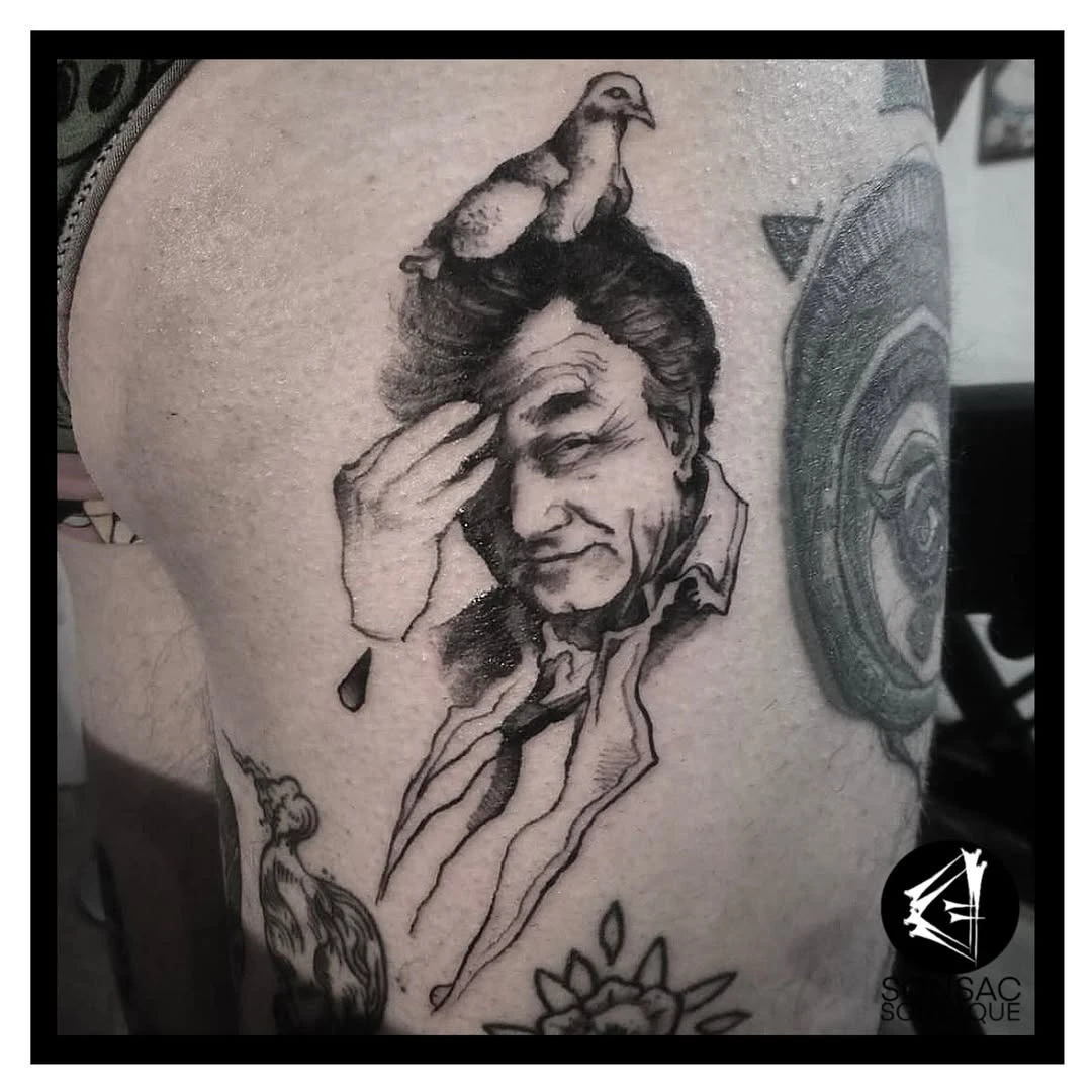 « juste une dernière chose » Ink on skin, done a long time ago.
