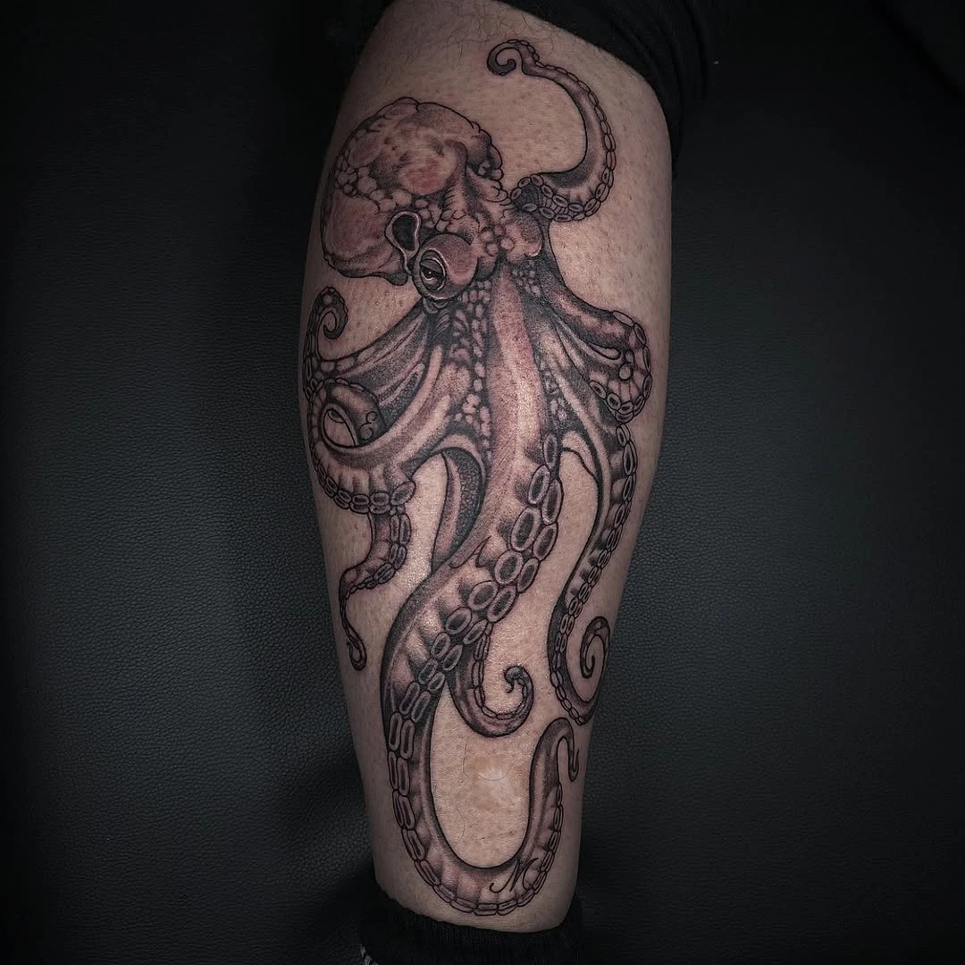 OCTOPUS 🐙 * Merci Stéphane fois pour ta confiance 🙏 Création et réalisation By Ma-Ste" @le_kiks_tatouage Sponsor: @devilish_tattoo Réalisé avec : @caenjaimemapeau @emalla.official @kwadron @pantheraink @criticaltattoosupply @emalla_france * #tattoo #ink #tatouage #boyl #octopus