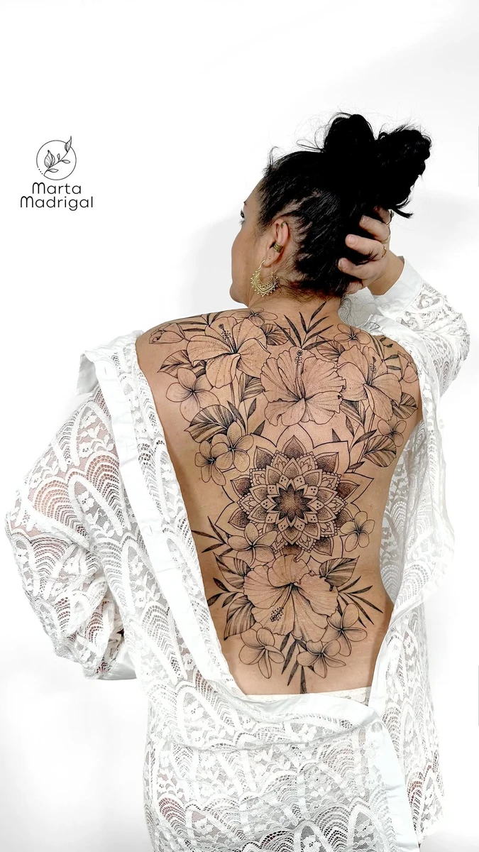 Portfolio de Marta Madrigal Tatoueuse Floral Fineline Toulouse