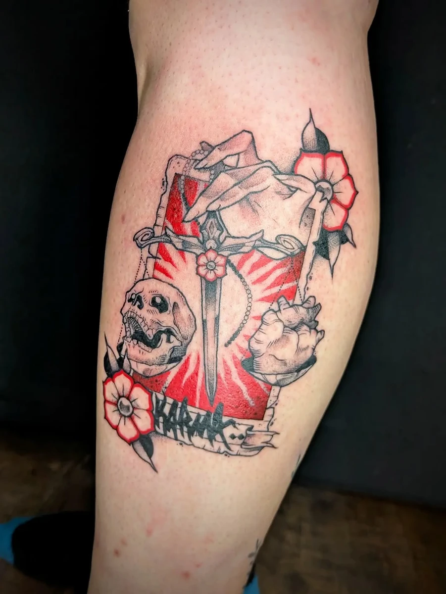 Tatouage Tarot karma mollet — degood_tattoo