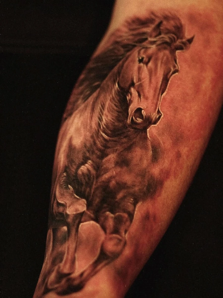 cheval🐎Être en tête du peloton！#tattoo #tattoos #tatouage #paris