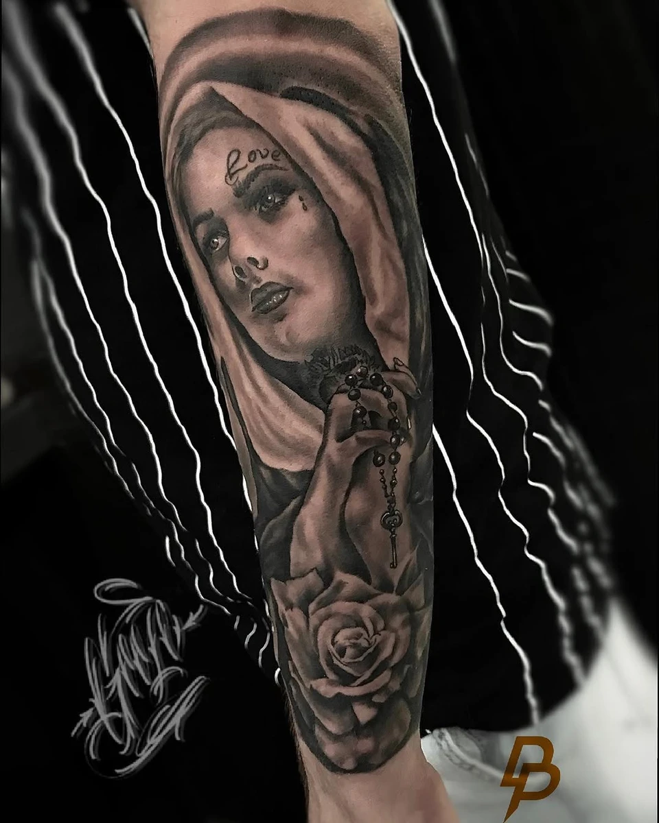Madonna, 4 hour's of work. Done with @abraxas_tattoo_beaubourg @abraxas_tattoo_neuilly @selina.98f @makeuptattoostore @bluebirdbalm @jctattooglobal @pantheraink #tattoos #tatouage #ink #paristattoo #france🇫🇷 #francetattoo #francetatouage #francetattooartists #art #blackandwhite #superbtattoos #rea