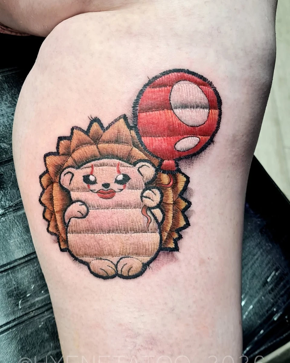 Potit n'hérisson en mode Pennywise brodé directement sur la peau de ma cliente :D hein quoi, comment ça, c'est pas le même genre d'aiguilles...? whoaé bon... Bref, j'ai envie de faire toujours plus de patch! parce que c'est très rigolo a tatouer, ça vous dit pas? petite sélection de flash dans ce st