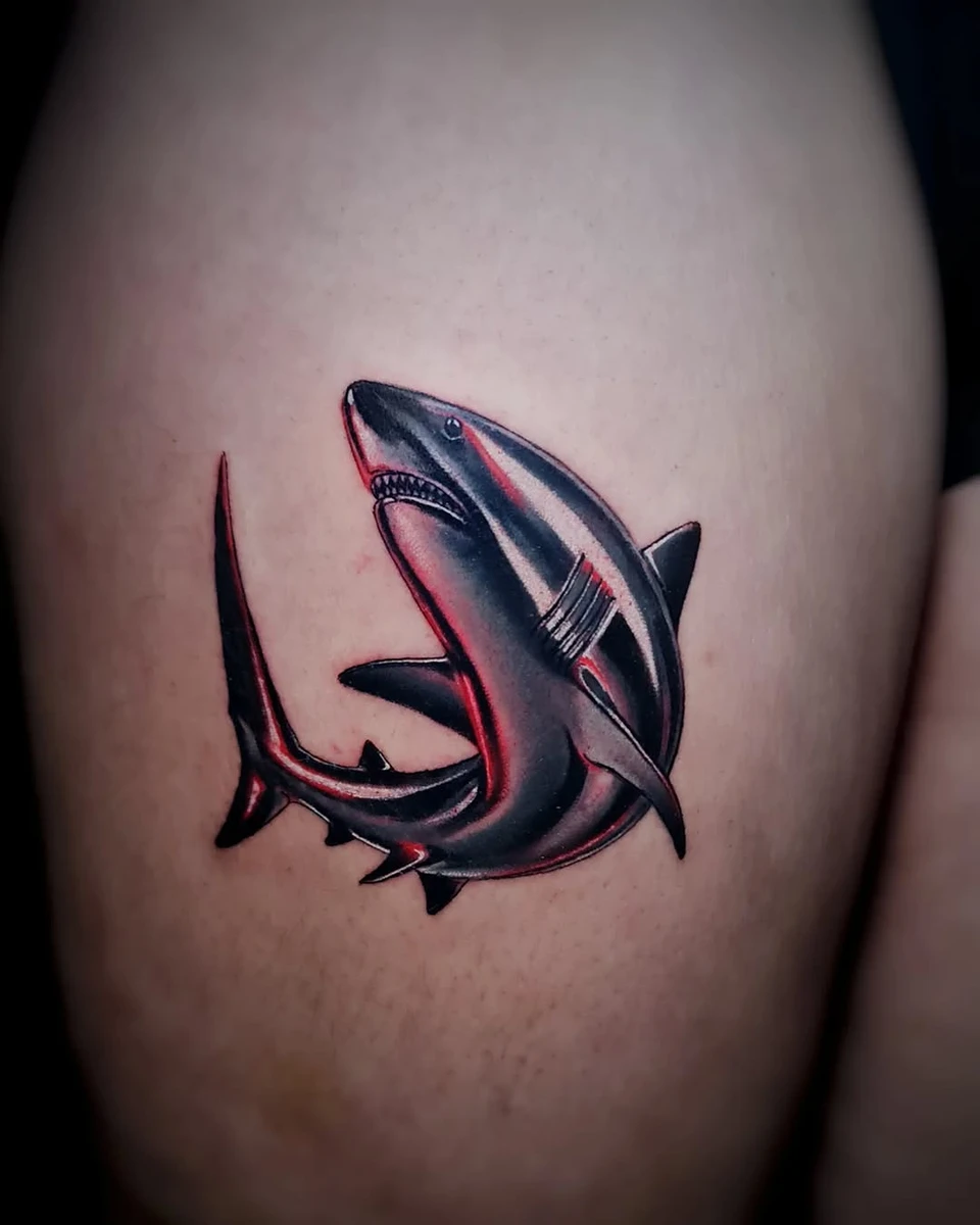 Petit projet Shark terminé, réaliste noir & rouge.