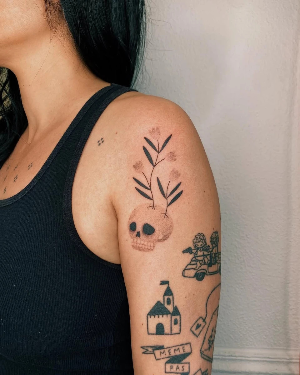 Un tattoo de plus pour ma poto. Handpoked chez @studiovoila.ttt.