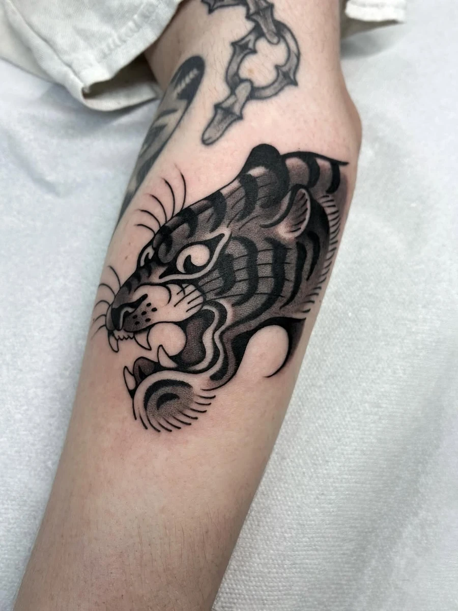 Travail de Sarah Tatoueuse Marseille