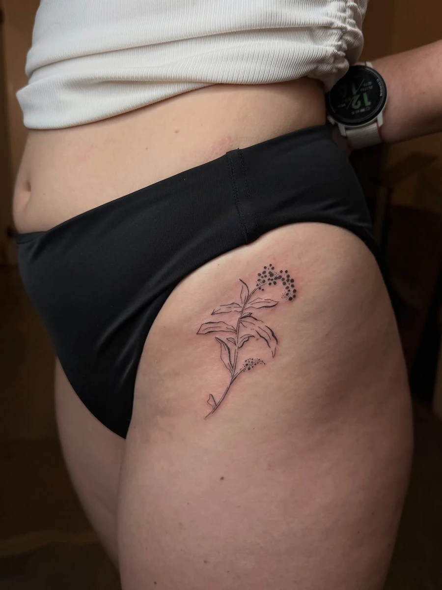 Portfolio de Meryl Fineline Blackwork Dots