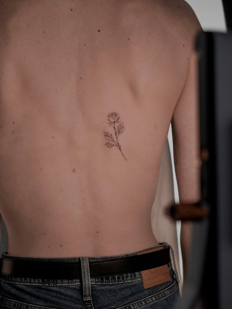Thin rose 🌹 Réalisé au studio apt235.