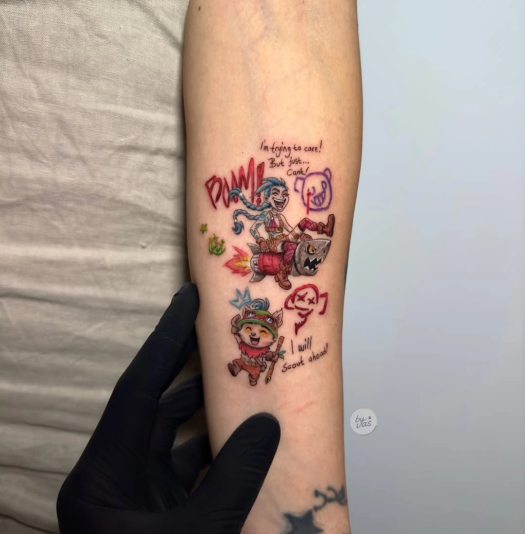 💥 Controlled chaos 🍄 Tiny tribute to Jinx and Teemo. #leagueoflegends #jinx #teemo #gamingtattoo #leagueoflegendstattoo