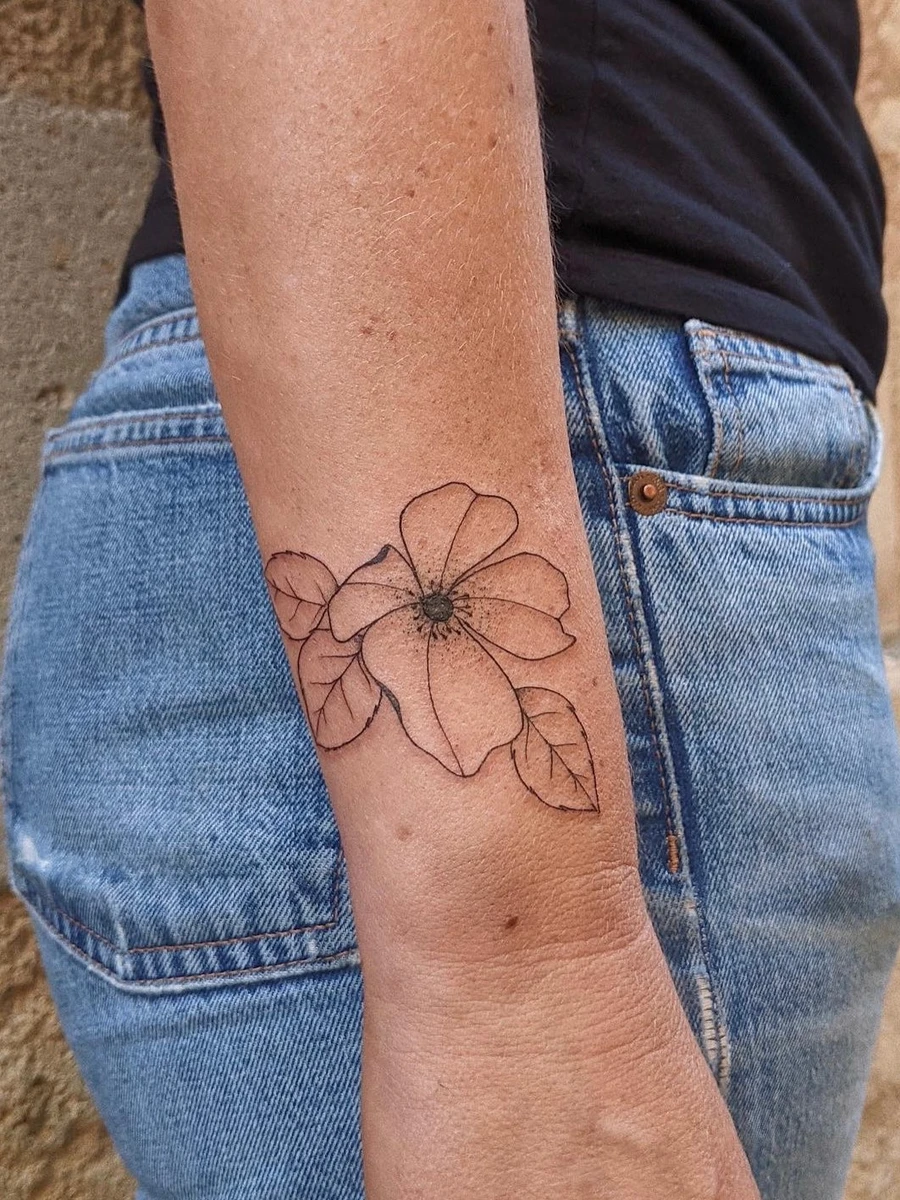 Portfolio de Tatoueuse - NOIRE De LIGNE