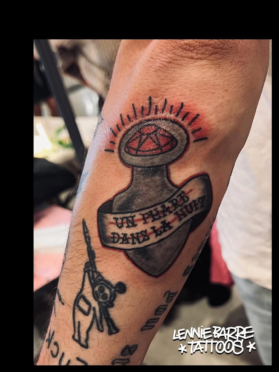 Tatouage humoristique traditionnel old school.