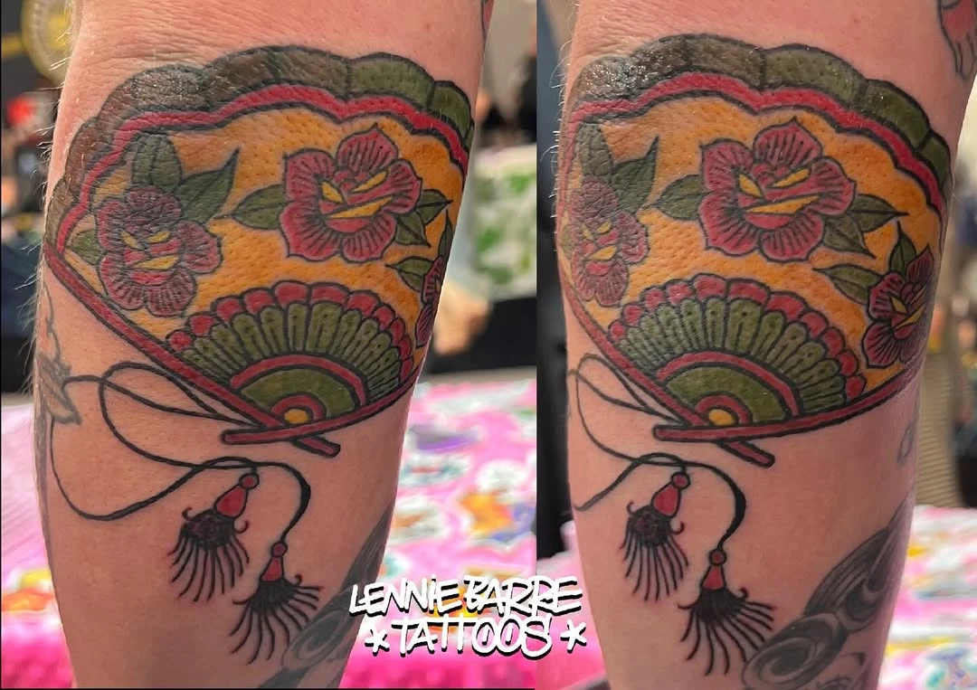 Tatouage traditionnel old school.