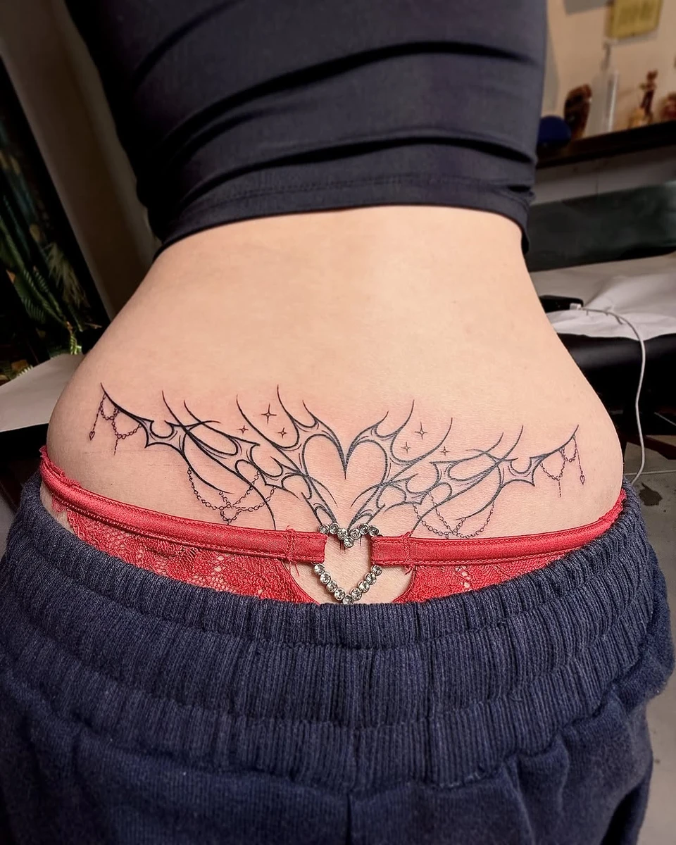 Cute neotribal tattoo project 💘💅🧝🏻‍♀️in love ✨ . . . . . #yungmary #tattoo #neotribal #neotribaltattoo #paristattoo #grungetattoo #y2ktattoo #britneyspears #90stattoo #trampstamp #finelinetattoo #tttism #tattooculture #minimalarchivetattoo #darkartist #technoart #inked #amsterdamtattoo #londonta