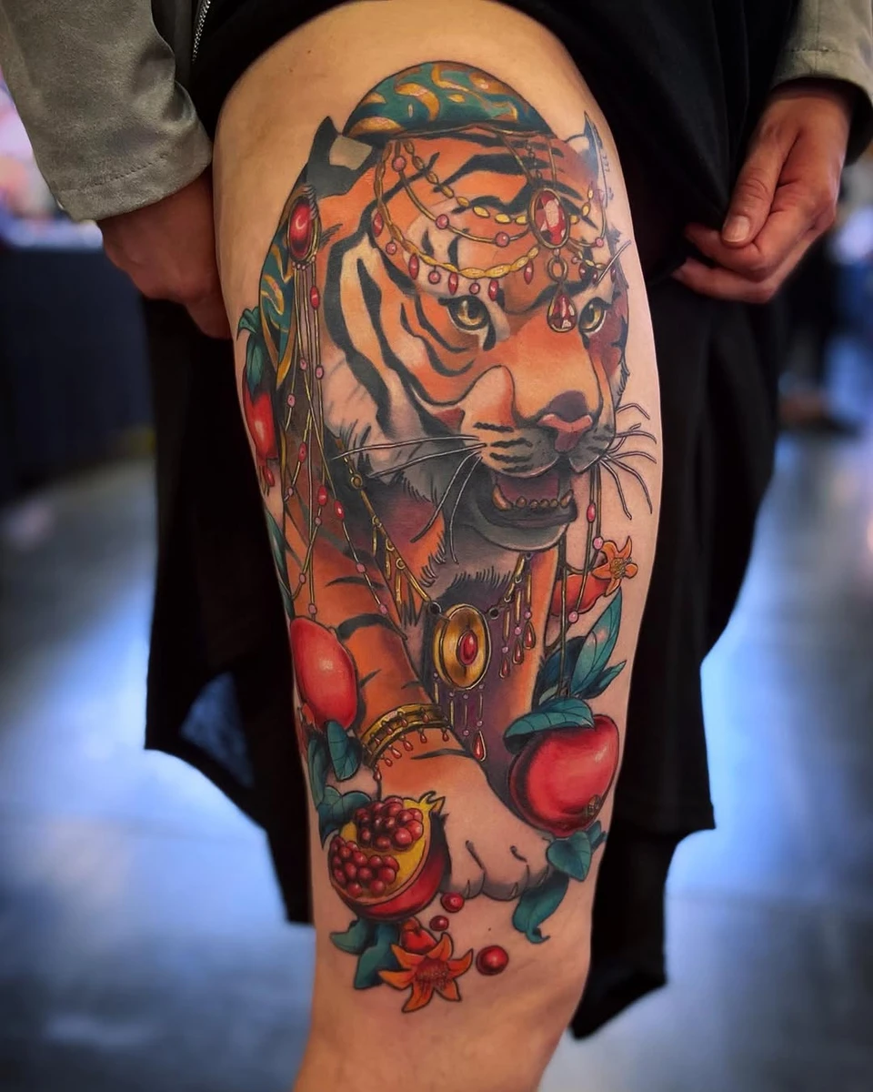 Mon gros tigre réalisé sur Emilie, catégorie « grande pièce couleurs » en convention.