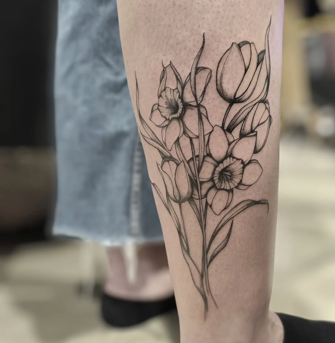 Un bouquet de tulipes et de jonquilles 🌷