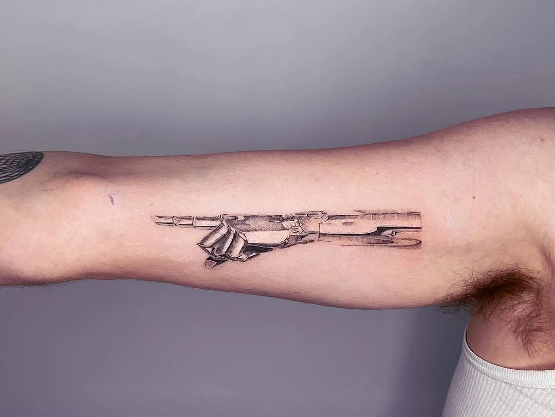 Sorayama's chrome hand 🦾 Danke schön.