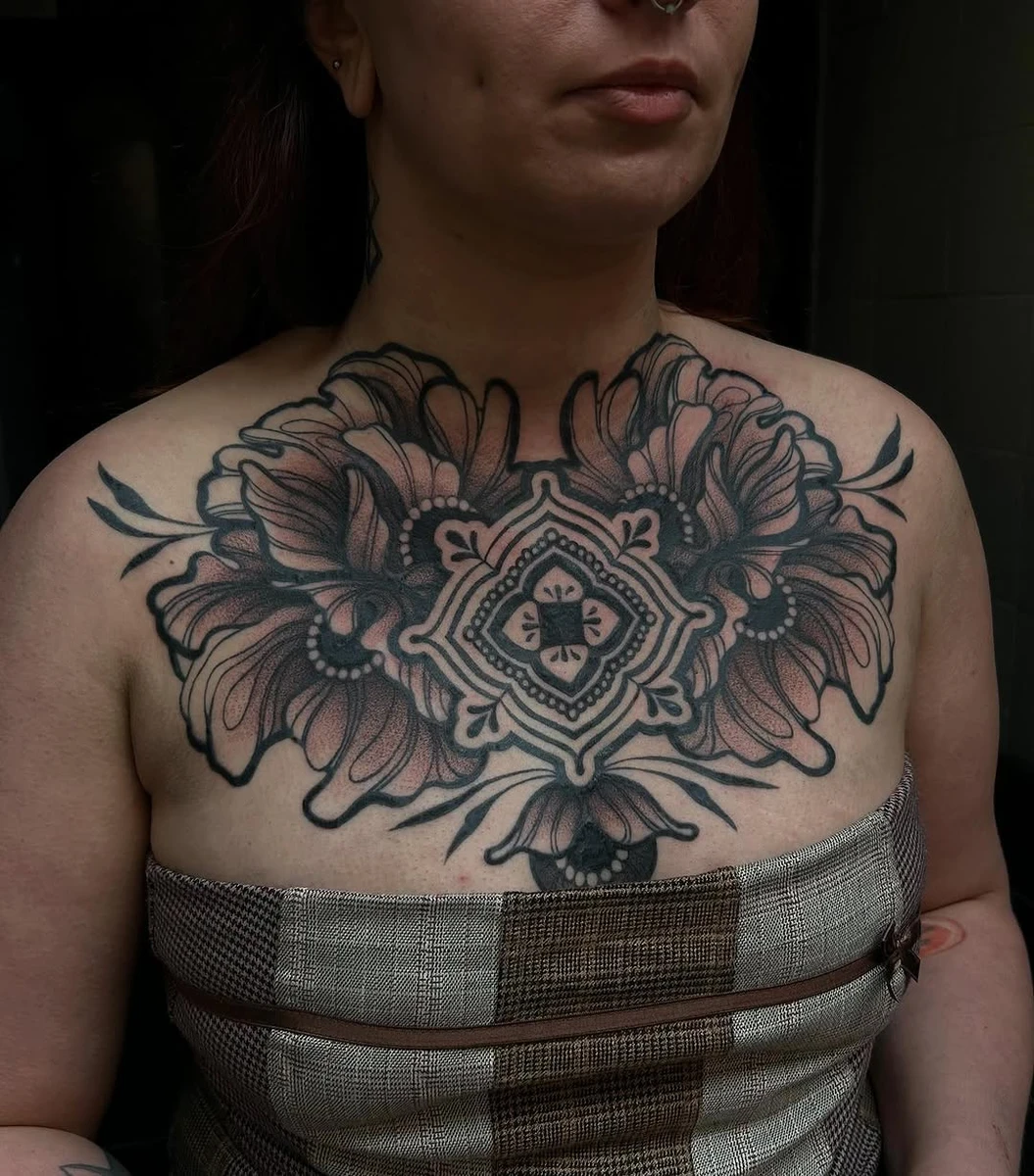 Environ 15h de tattoo plus tard, on a enfin terminé cette maxi pièce sur @kaeldeyn, trop contente !