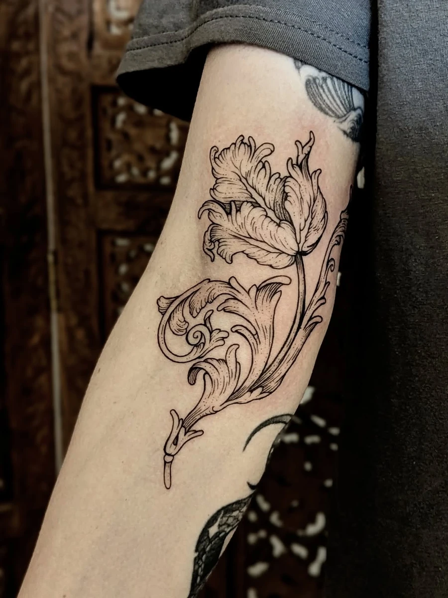 Acanthus & Tulip. Composition de feuilles d'acanthe et tulipe. Thank you Lou for your trust ✨