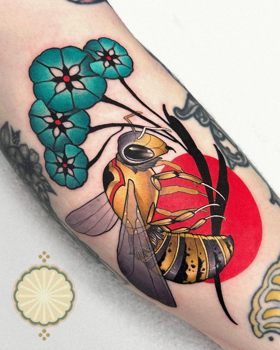 Merci à ma copine @beicky__ pour ce projet, 1er prix best small color à la @viry.tattoo.convention 🥹